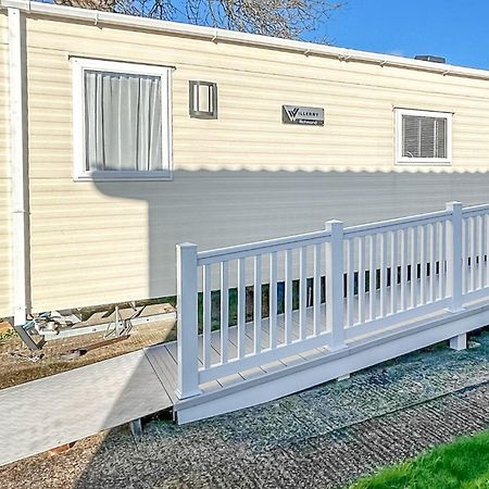 Orchards Holiday Park Newbridge  Eksteriør billede