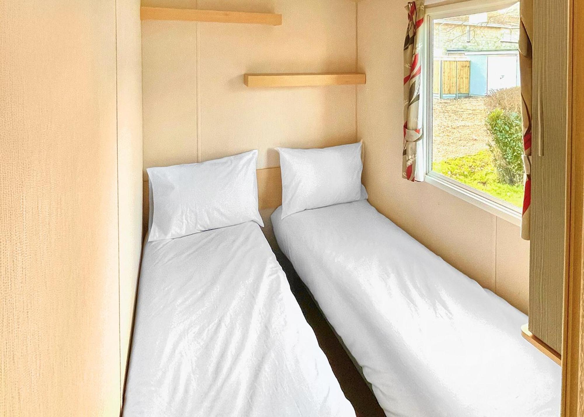 Orchards Holiday Park Newbridge  Værelse billede