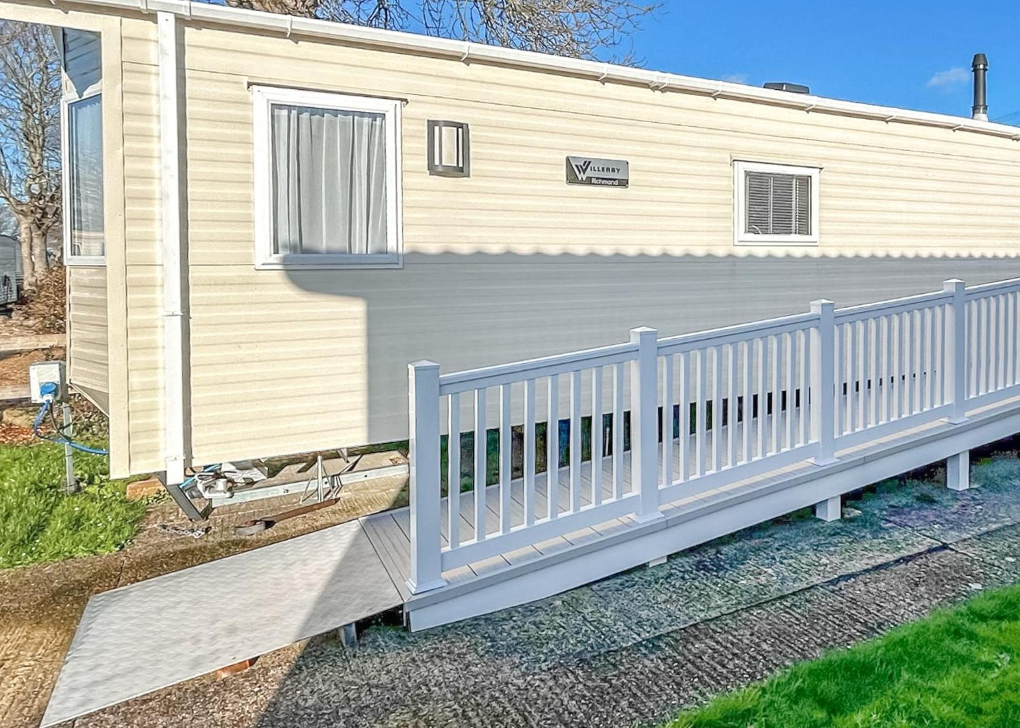 Orchards Holiday Park Newbridge  Eksteriør billede